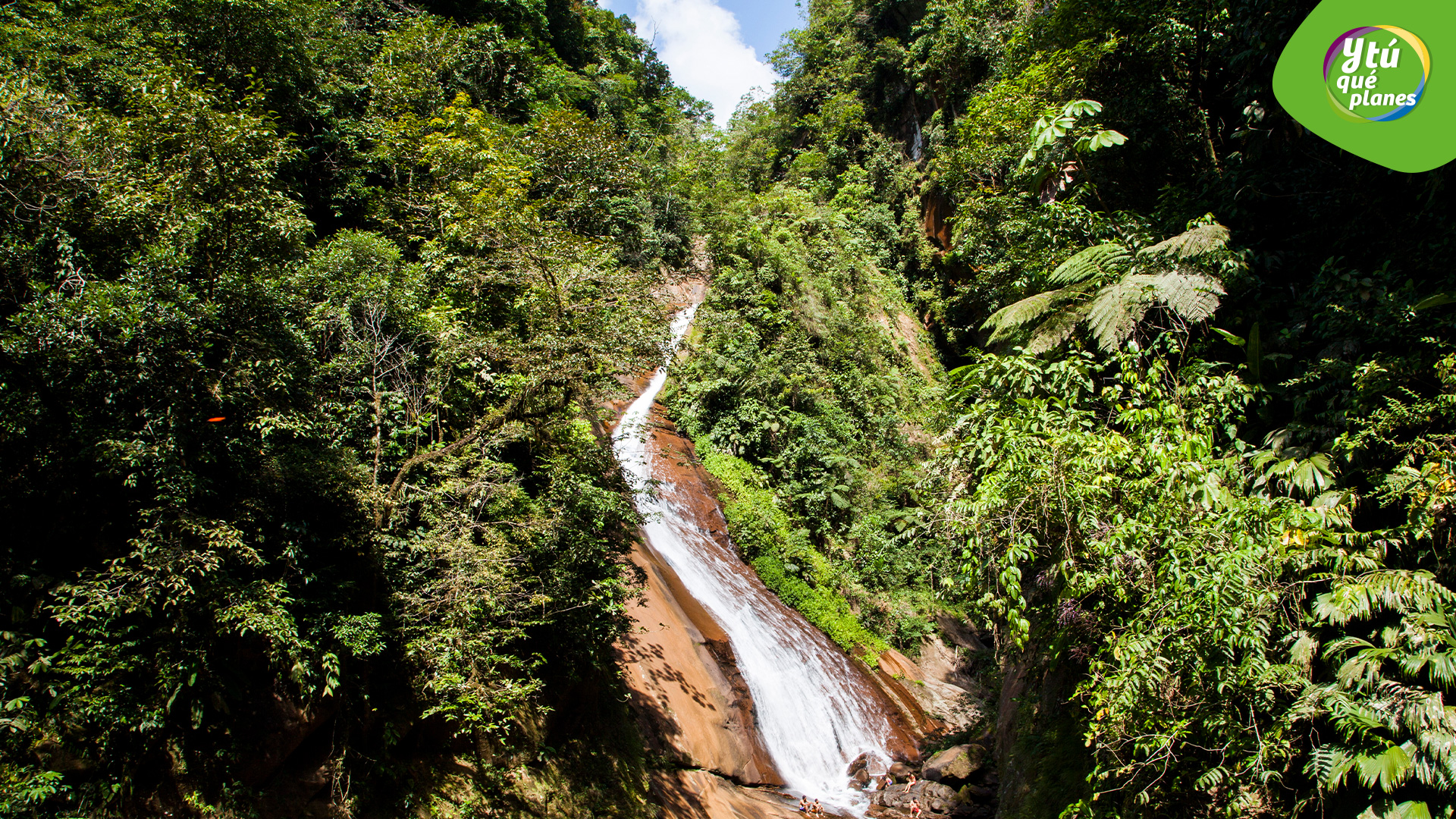 Caída de agua El Velo de la Novia en el Boquerón del Padre Abad.